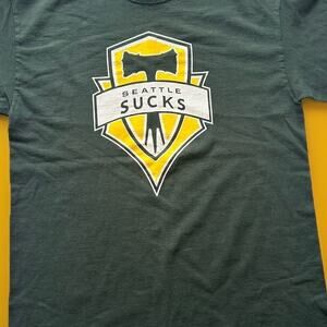 Seattle sucks graphic tee Meme Streetwear minimalistic Funny Medium